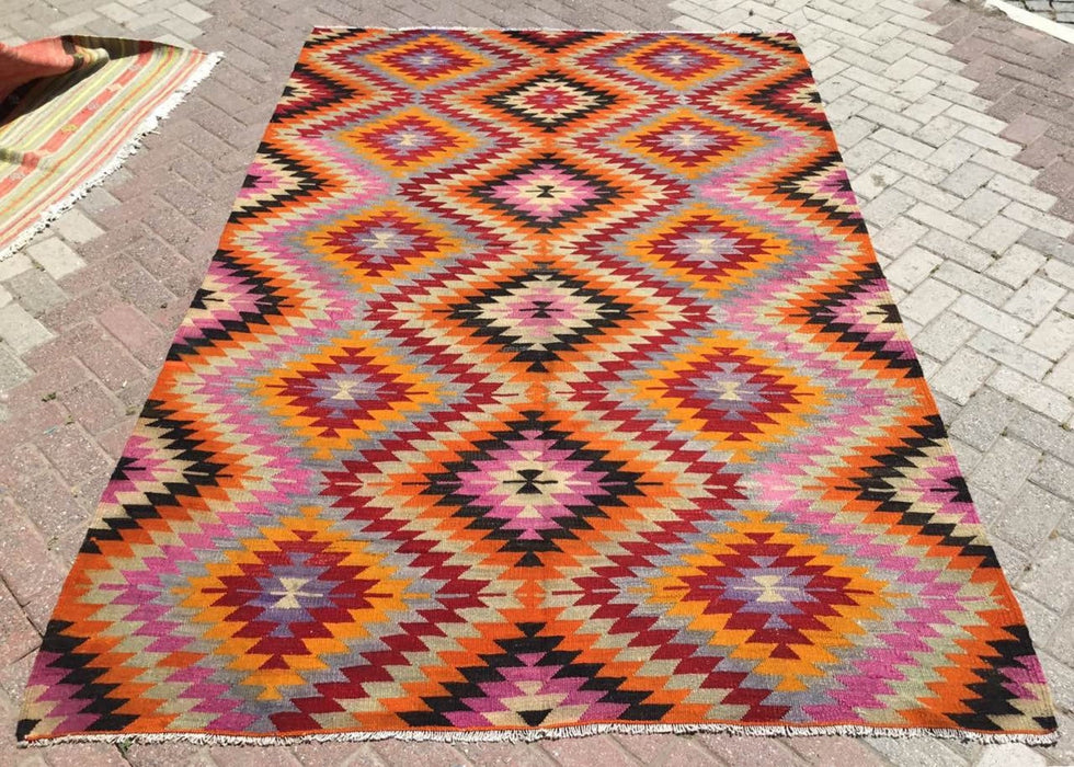 Vintage Kilim Rug 282cm x 180cm Made in Turkey