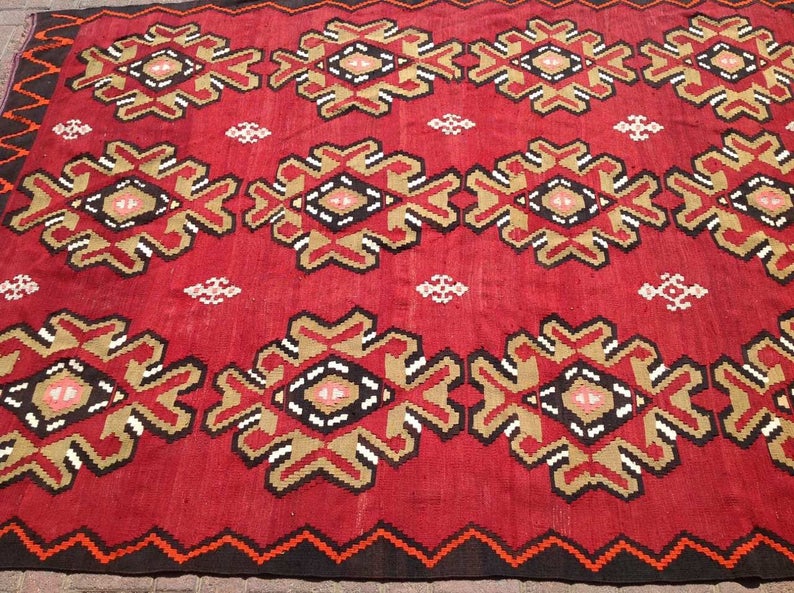 Vintage Kilim -matto 287 cm x 211 cm käsin kehrätty villapuuvilla