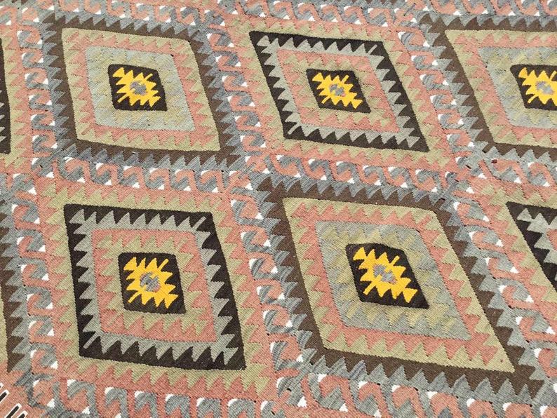 Tappeto Kilim vintage 333 x 221 cm in lana filata a mano e cotone