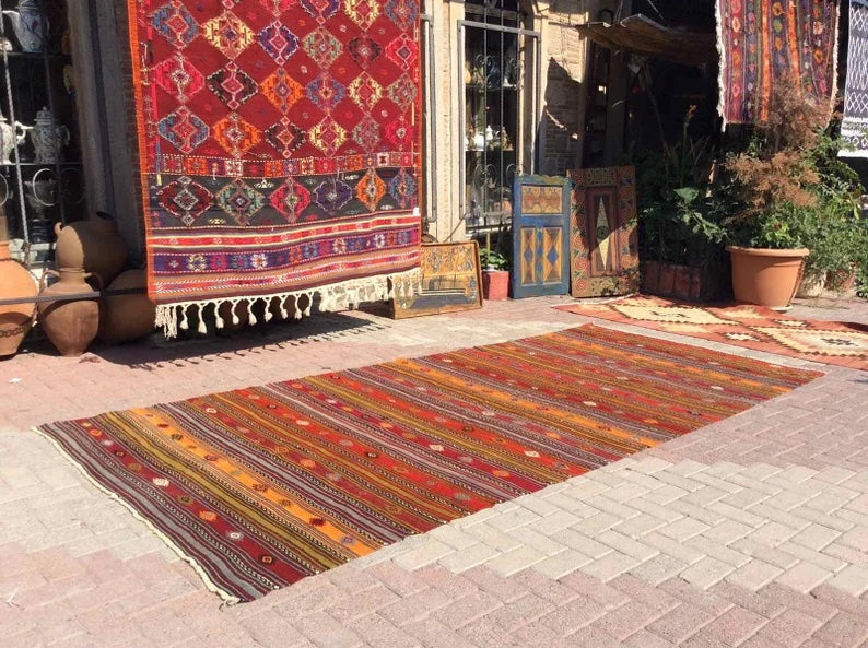 Tappeto Kilim vintage 389 cm x 174 cm realizzato a mano in lana e cotone