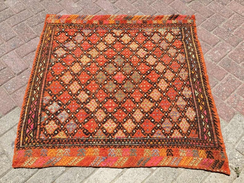 Vintage oranje tribal kelimkleed 116 x 110 cm uit Turkije