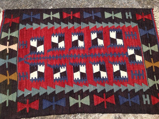 Vintage Red Kilim -matto 114cm x 78cm käsinkudottu kalkkuna