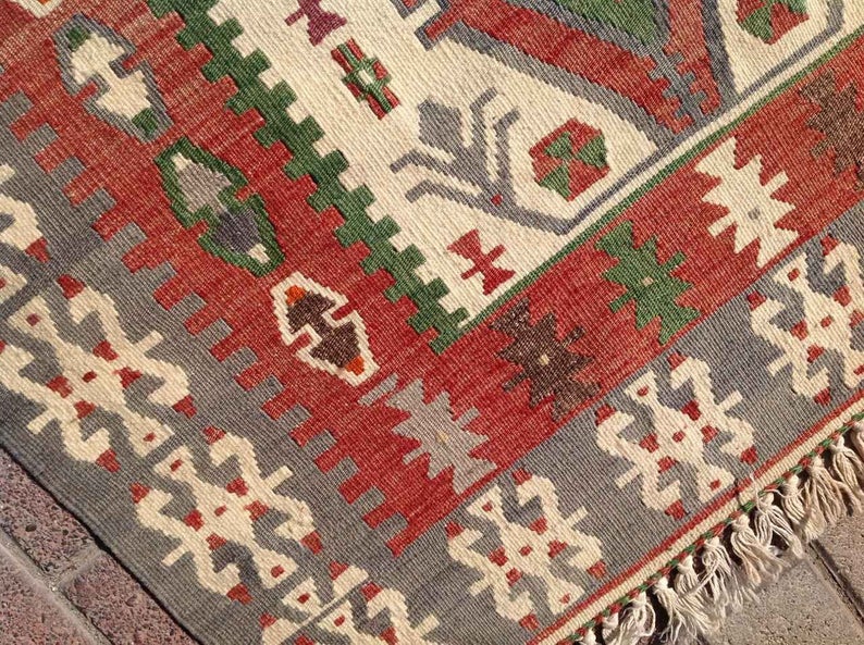 Vintage Red Kilim -matto 140 cm x 89 cm Käsinkudottu Turkissa