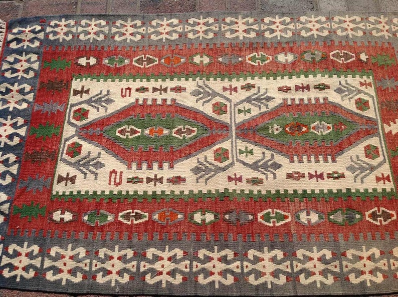 Vintage Red Kilim -matto 140 cm x 89 cm Käsinkudottu Turkissa