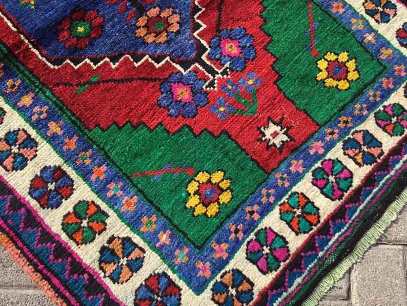 Vintage tribal wollen vloerkleed 138 cm x 95 cm handgeweven Turkije