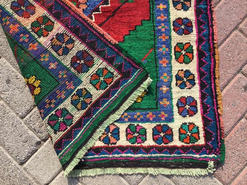 Vintage tribal wollen vloerkleed 138 cm x 95 cm handgeweven Turkije