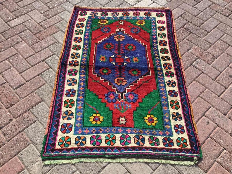 Vintage tribal wollen vloerkleed 138 cm x 95 cm handgeweven Turkije