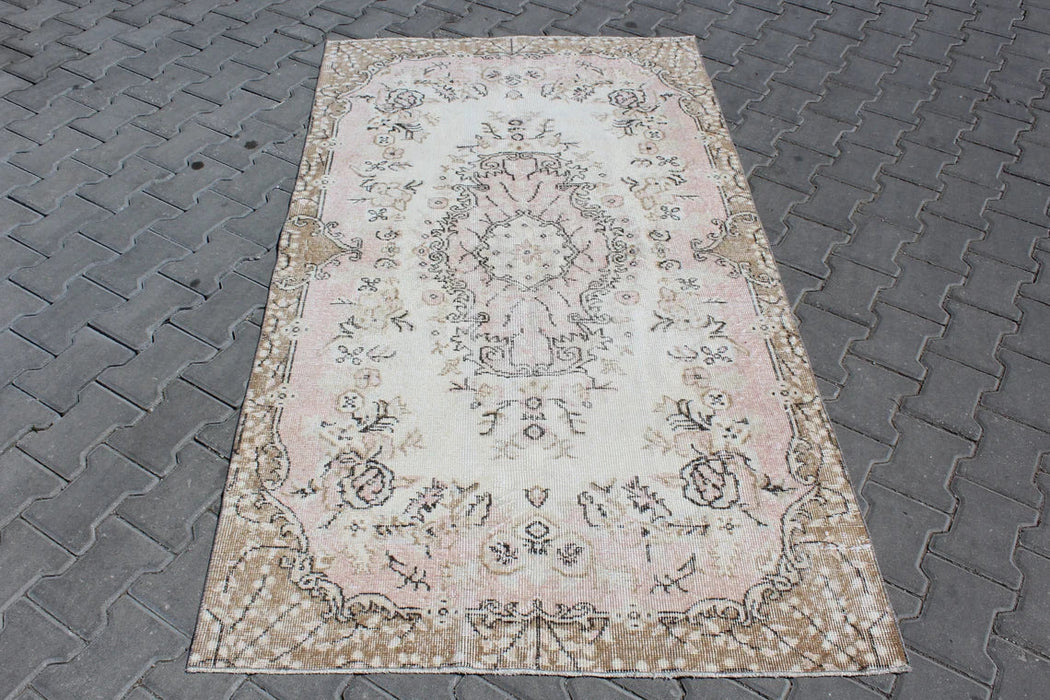 Tappeto floreale turco vintage 115 cm x 205 cm annodato a mano