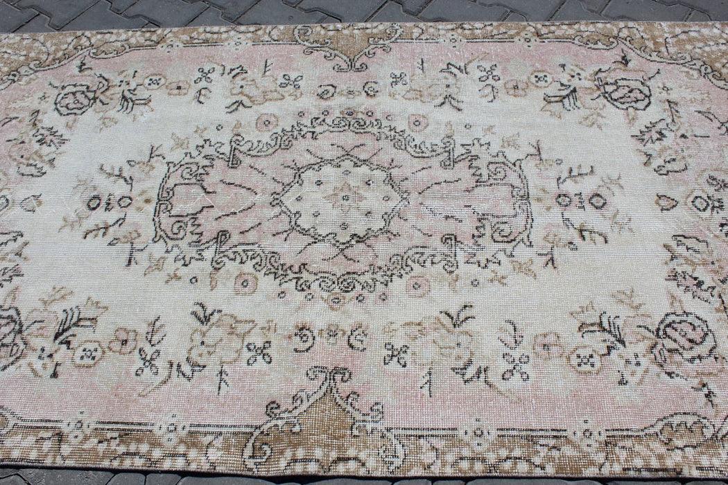 Tappeto floreale turco vintage 115 cm x 205 cm annodato a mano