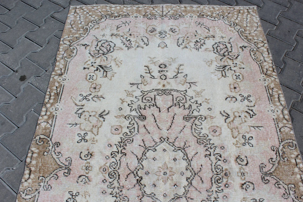 Tappeto floreale turco vintage 115 cm x 205 cm annodato a mano