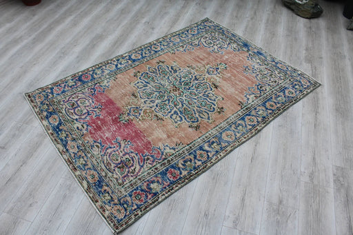 Vintage turkkilainen käsinsolmittu matto 134cm x 188cm #597