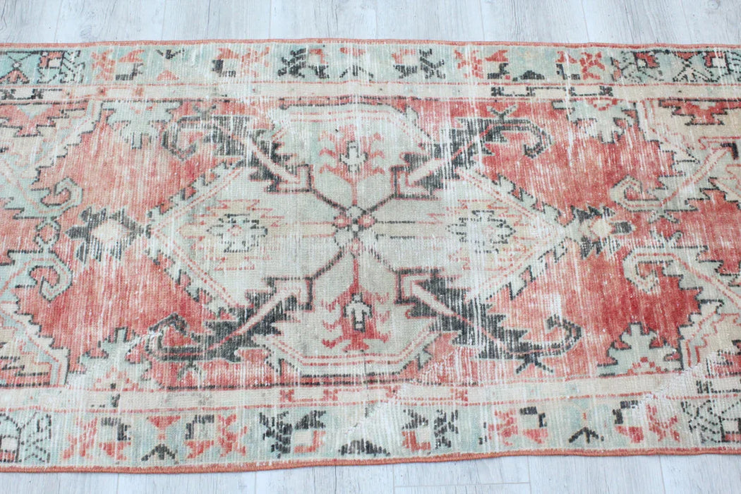 Tappeto turco vintage annodato a mano 74 cm x 171 cm #406