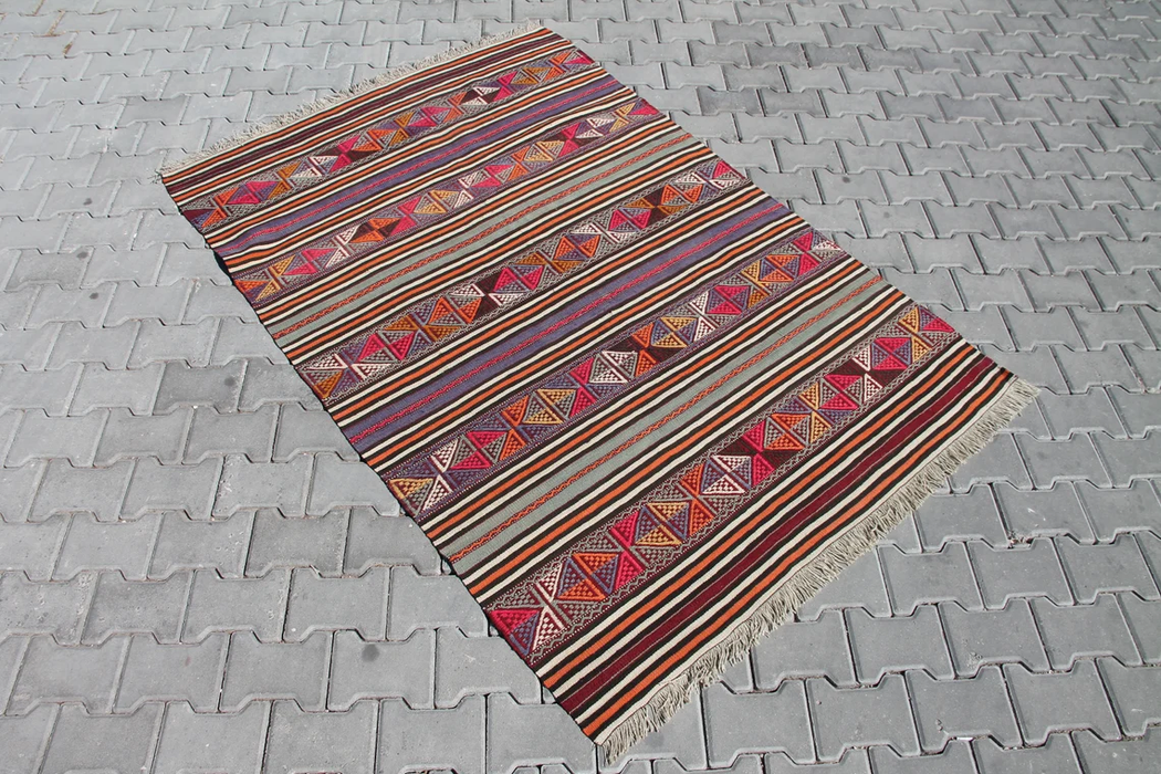 Vintage Turkish Kilim Area -matto 137cm x 200cm #630