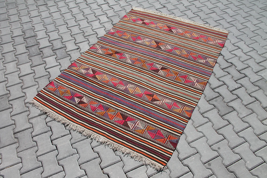 Vintage Turkish Kilim Area -matto 137cm x 200cm #630