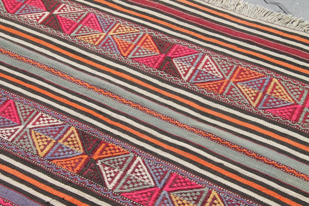 Vintage Turkish Kilim Area -matto 137cm x 200cm #630