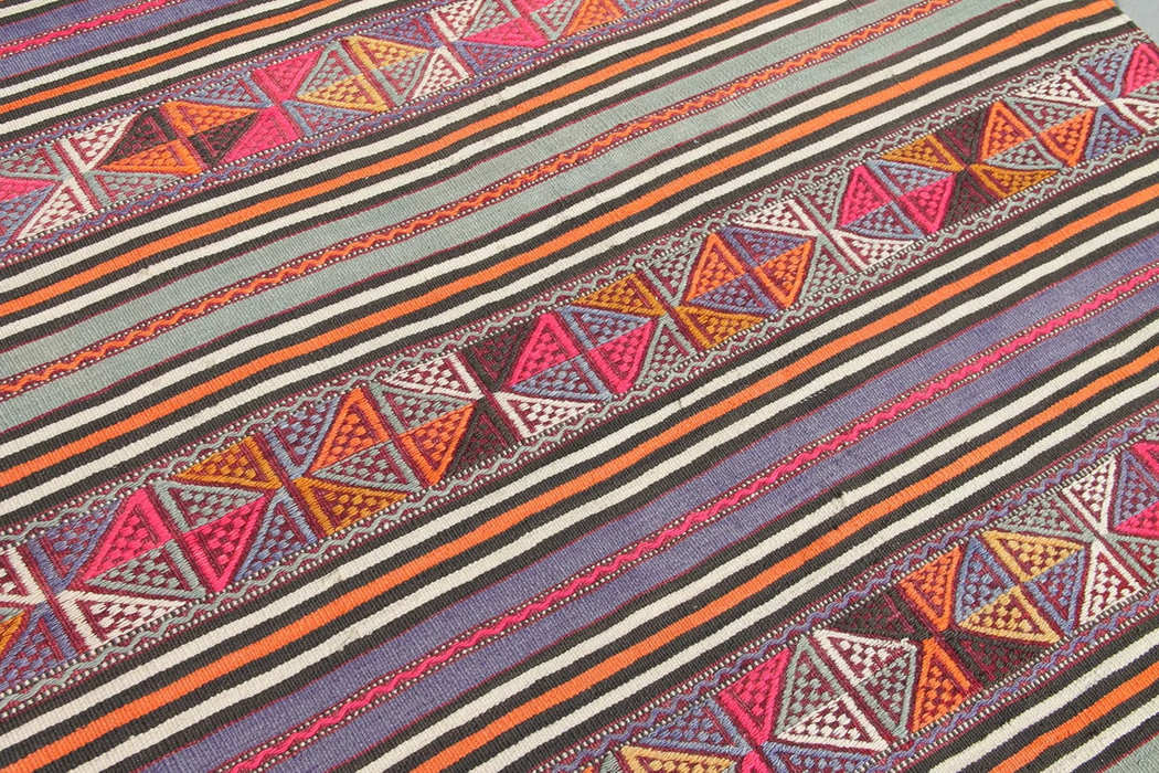 Vintage Turkish Kilim Area -matto 137cm x 200cm #630