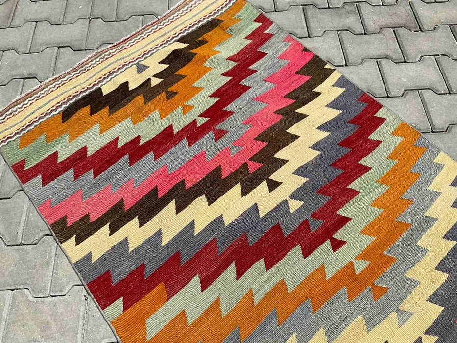 Vintage turkkilainen Kilim käytävän juoksumatto 378cm x 102cm