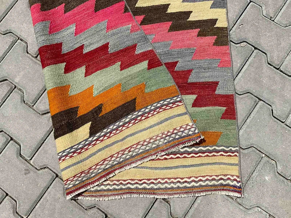 Vintage turkkilainen Kilim käytävän juoksumatto 378cm x 102cm