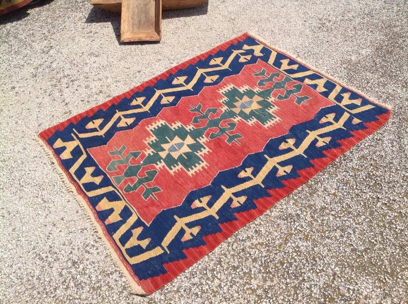 Vintage turkkilainen Kilim matto 109cm x 87cm käsinkudottua villaa