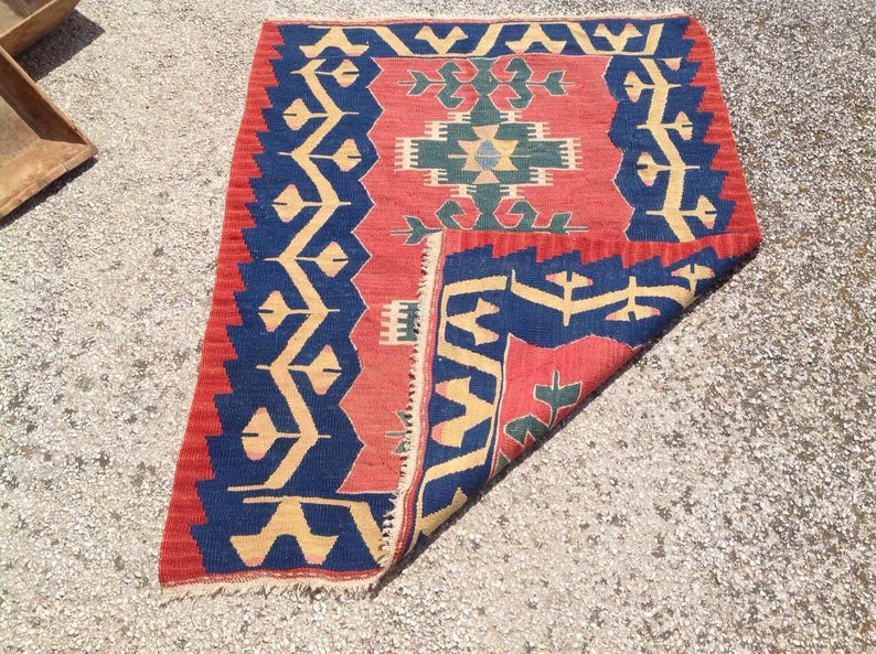 Vintage turkkilainen Kilim matto 109cm x 87cm käsinkudottua villaa