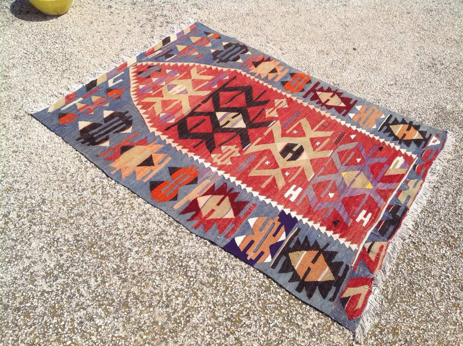 Tappeto Kilim turco vintage 122 cm x 97 cm in lana intrecciata a mano