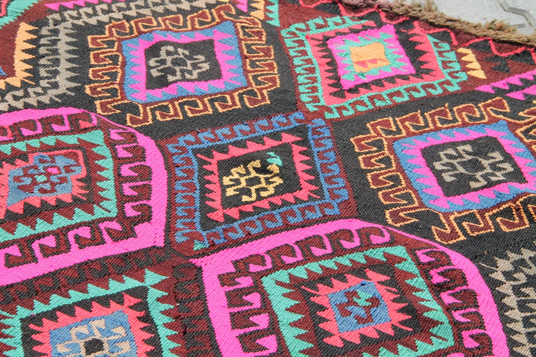 Vintage turkkilainen Kilim-matto 127cm x 269cm Käsinkudottu 634