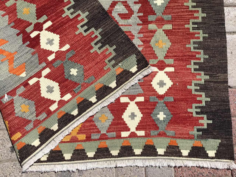 Vintage turkkilainen Kilim matto 129cm x 254cm käsinkudottu