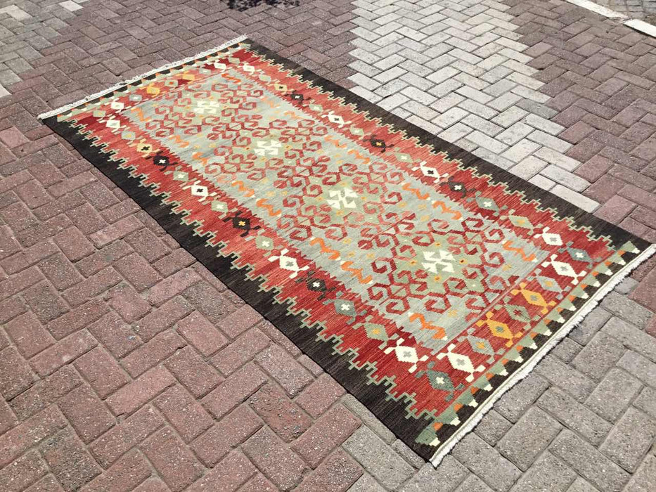 Vintage turkkilainen Kilim matto 129cm x 254cm käsinkudottu