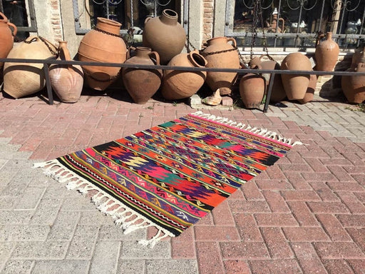 Vintage Turkish Kilim Rug 130cm x 96cm with Worldwide Shipping