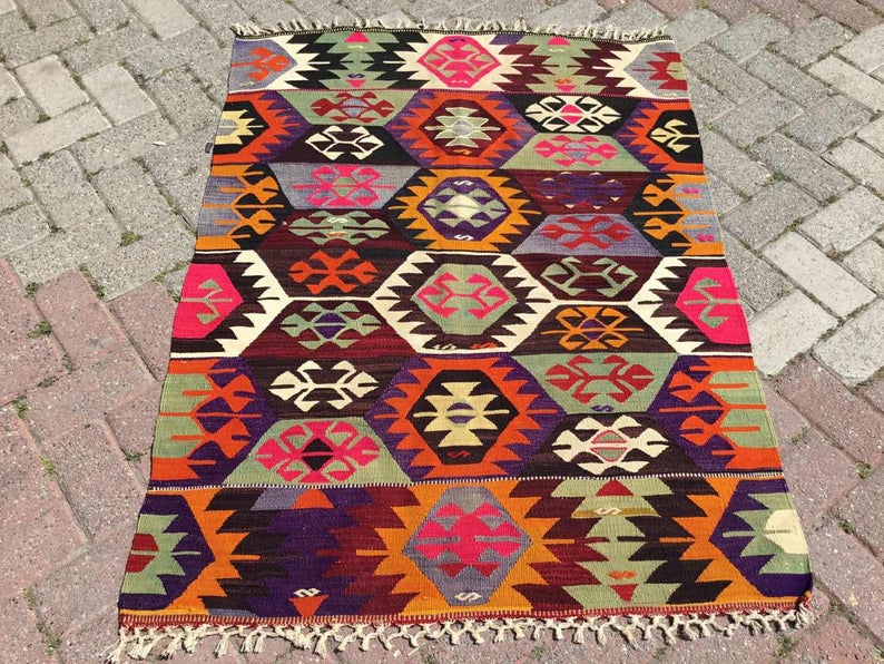 Vintage turkkilainen Kilim matto 131cm x 100cm käsinkudottua villaa