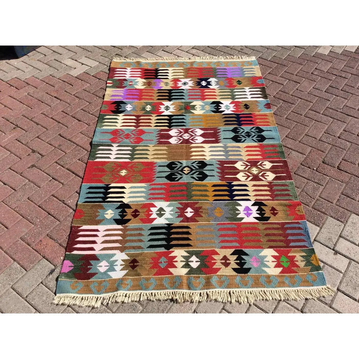 Vintage Turkish Kilim -matto 132cm x 221cm Käsintehty muotoilu