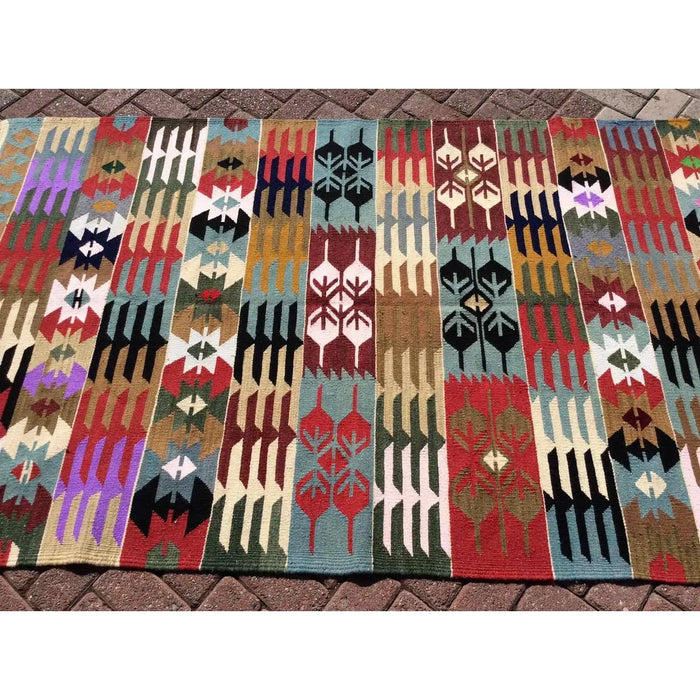 Vintage Turkish Kilim -matto 132cm x 221cm Käsintehty muotoilu