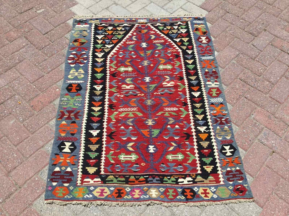 Vintage Turkish Kilim Rug 135cm x 97cm #218