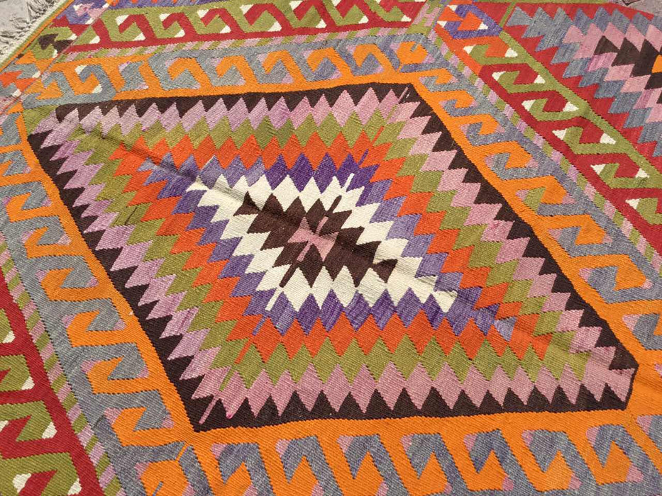 Vintage turkkilainen Kilim matto 168cm x 241cm käsinkudottu muotoilu