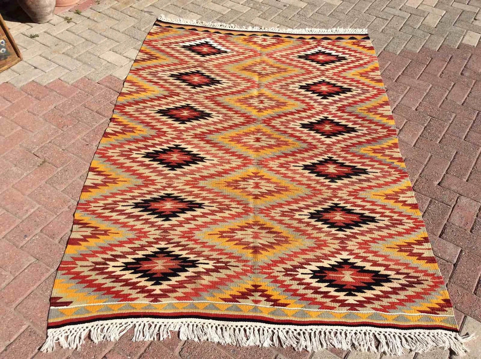 Vintage Turkish Kilim -matto 213cm x 154cm Käsintehty villa