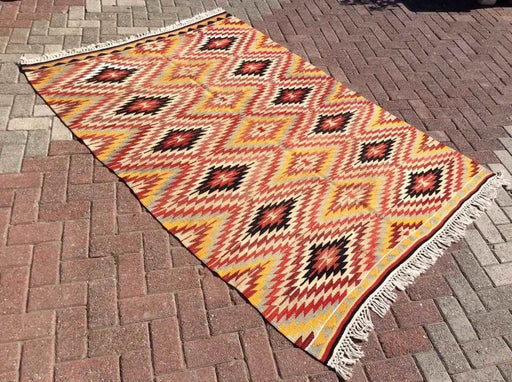 Vintage Turkish Kilim -matto 213cm x 154cm Käsintehty villa