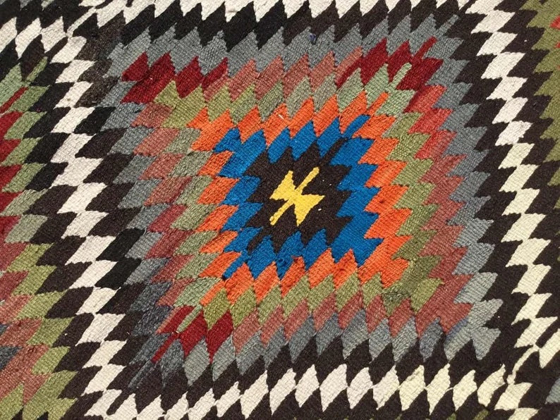 Tappeto Kilim turco vintage 236 cm x 167 cm in lana intrecciata a mano