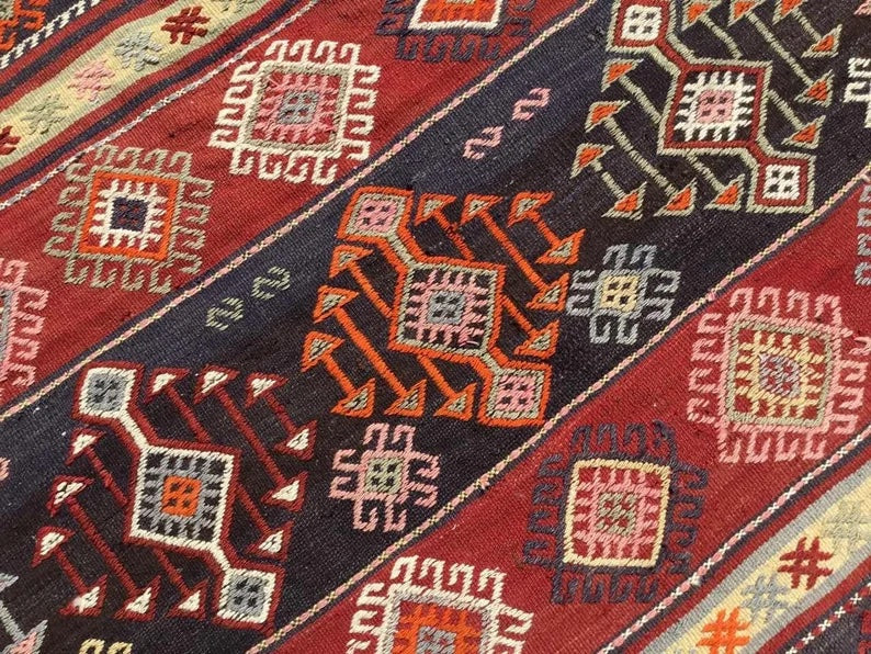 Vintage turkkilainen Kilim matto 238cm x 148cm käsinkudottua villaa