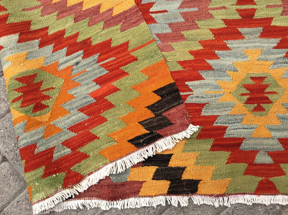 Vintage turkkilainen Kilim matto 250cm x 156cm käsinkudottua villaa