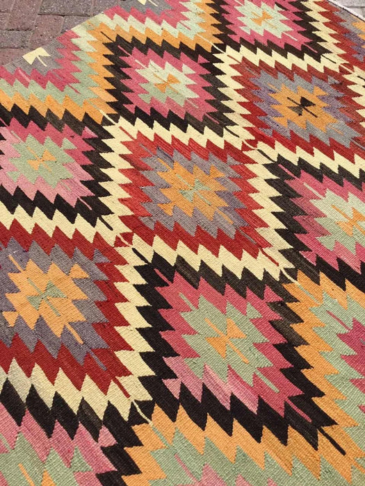 Vintage Turkish Kilim -matto 251cm x 161cm Käsintehty muotoilu