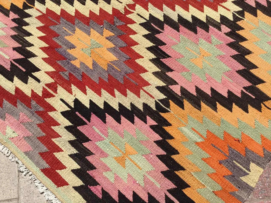 Vintage Turkish Kilim -matto 251cm x 161cm Käsintehty muotoilu