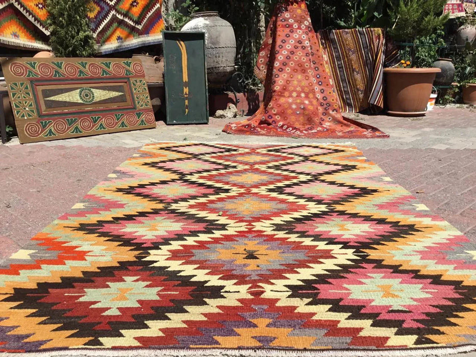 Vintage Turkish Kilim -matto 251cm x 161cm Käsintehty muotoilu