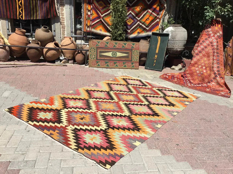 Vintage Turkish Kilim -matto 251cm x 161cm Käsintehty muotoilu