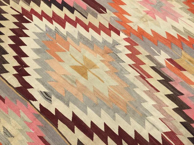 Vintage Turkish Kilim -matto 255cm x 198cm käsin kehrätty villa