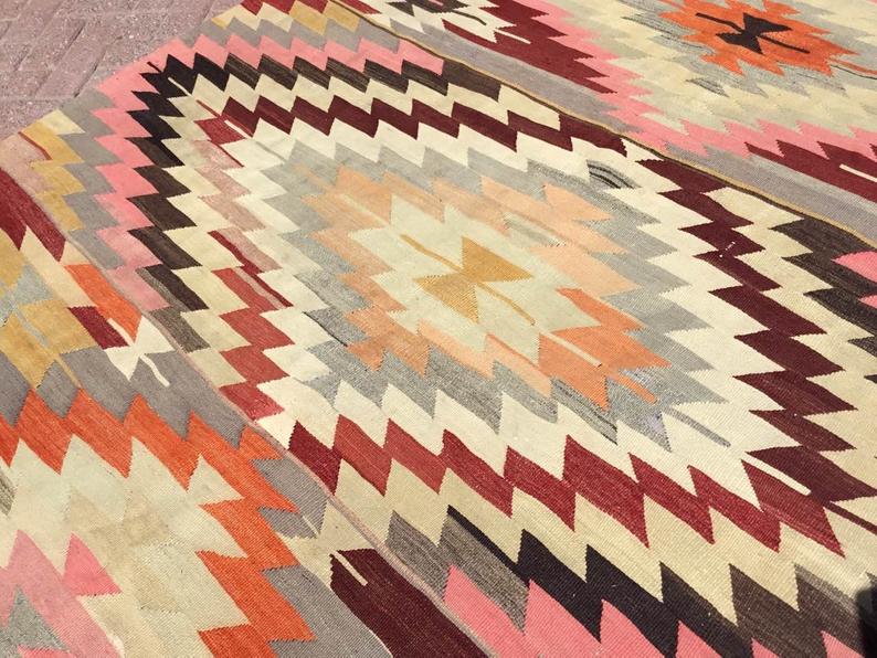 Vintage Turkish Kilim -matto 255cm x 198cm käsin kehrätty villa