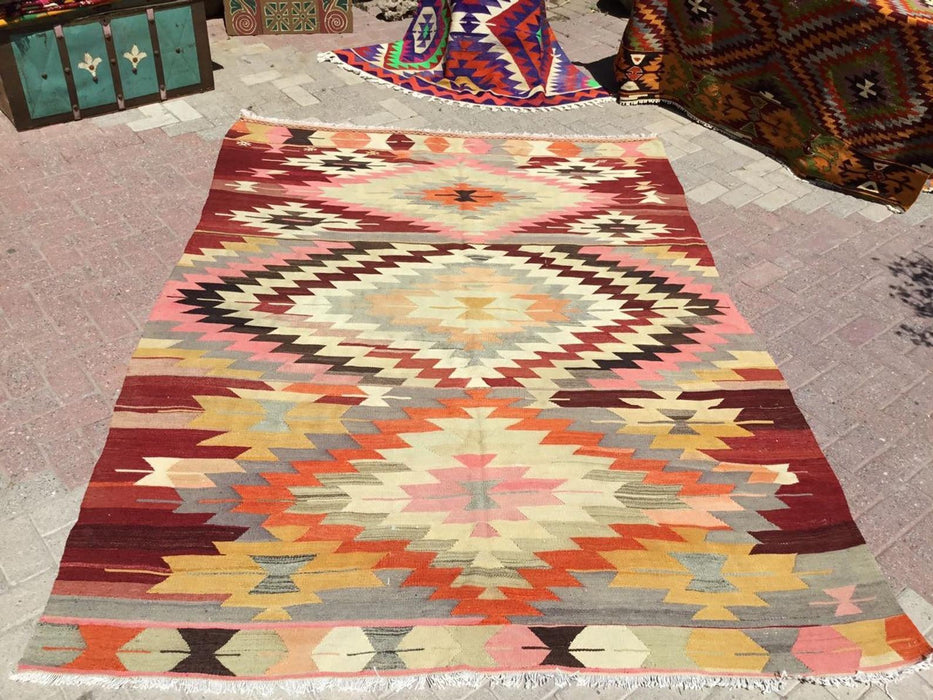 Vintage Turkish Kilim -matto 255cm x 198cm käsin kehrätty villa