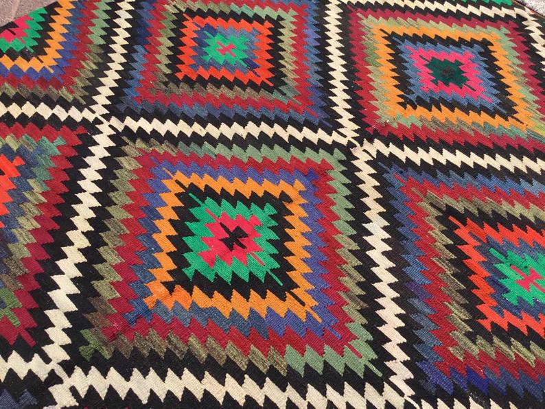 Vintage Turkish Kilim -matto 256 cm x 196 cm käsin kehrätty villa