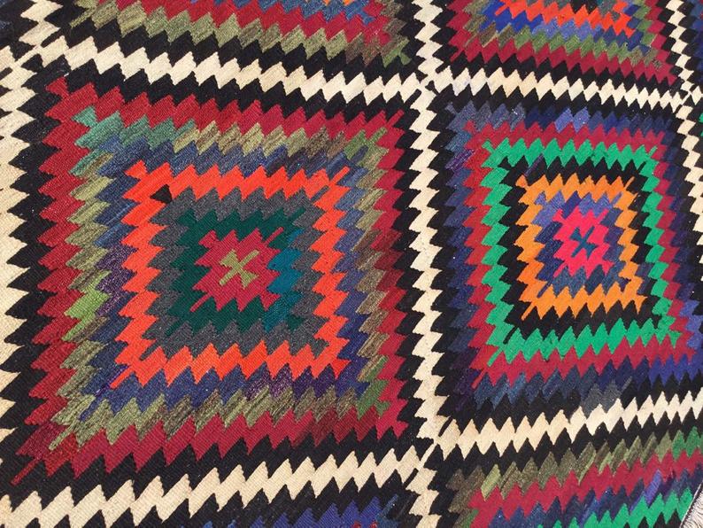 Vintage Turkish Kilim -matto 256 cm x 196 cm käsin kehrätty villa