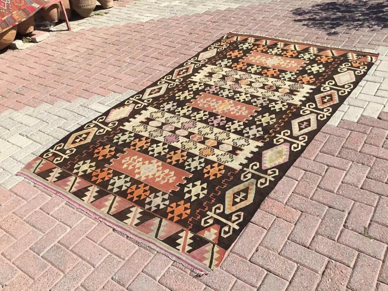 Tappeto Kilim turco vintage 262 cm x 156 cm in lana filata a mano