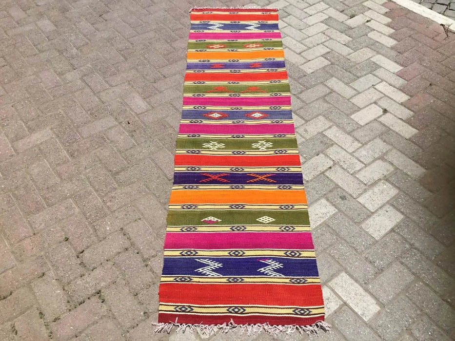 Vintage turkkilainen Kilim Runner 232cm x 61cm #331